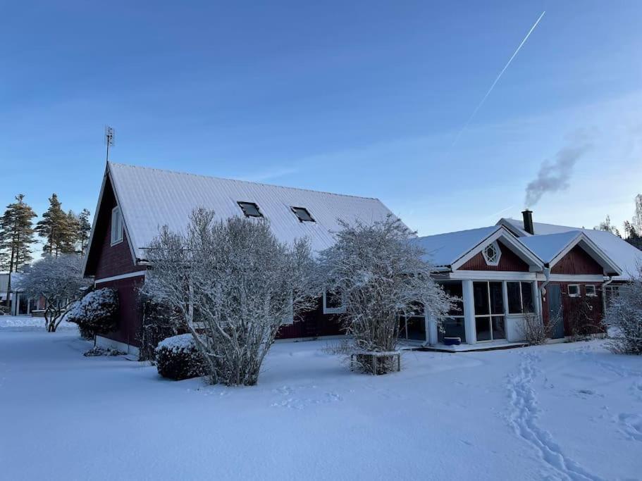 Familjevaenligt Hus Naera Isaberg! Villa Hestra Exteriör bild
